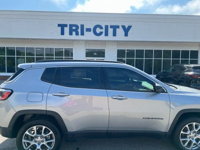 2022 Jeep Compass Latitude Lux