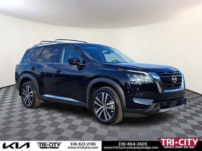 2025 Nissan Pathfinder Platinum