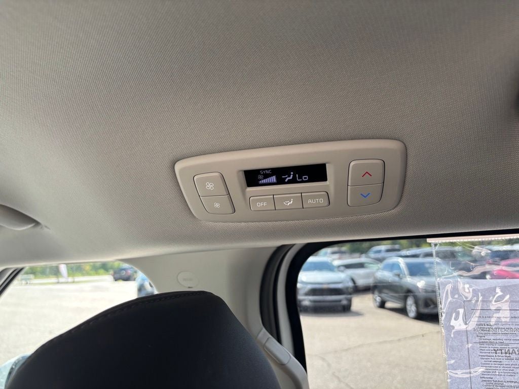 2025 Kia Carnival LXS
