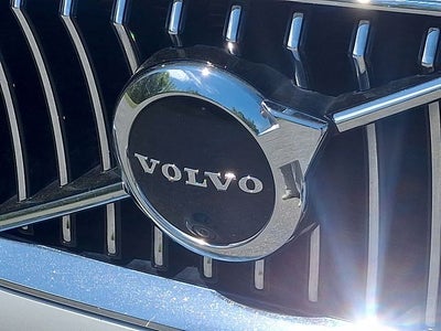 2020 Volvo XC90 T6 Momentum